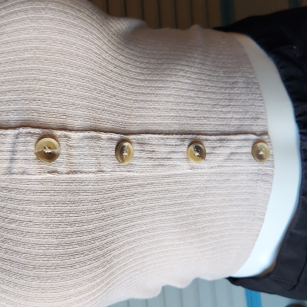 Streetwear Society Ribbed Button Front Crop Top - Picture 4 of 8